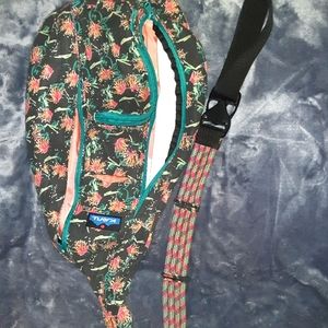 Crossbody bag- Kavu